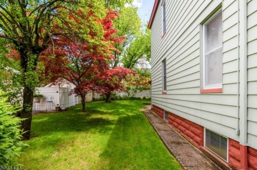 20 Parkview Ave, Belleville NJ  07109-2023 exterior