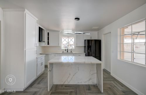 12221 33rd Dr, Phoenix, AZ 85029-2210