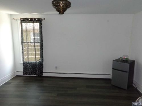 133 Belgrove Dr, Kearny NJ 07032-1505 exterior