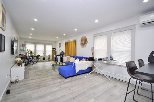 69 Town Hill St, Quincy MA 02169-6429 exterior