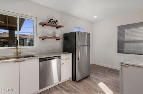 1413 Edgemont Ave, Phoenix AZ 85035-1809 exterior