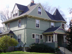 142 Hunnewell Ave, Newton, MA 02458-2246