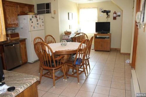 57 New Lawn Ave, Kearny NJ 07032-2207 exterior