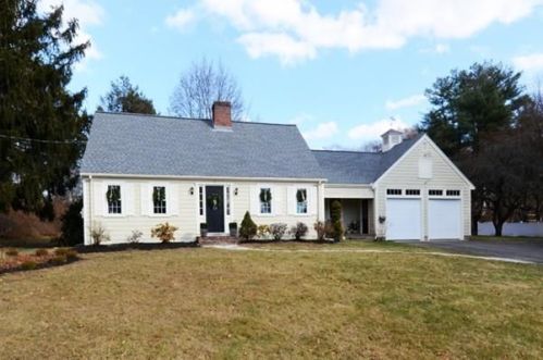 16 Essex St, Lynnfield MA  01940-1737 exterior