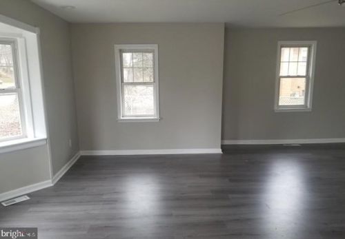 828 Sunrise Ave, West Deptford NJ 08096-4773 exterior