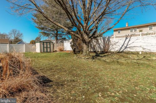 166 Frd Ave, West Deptford NJ 08096-5034 exterior