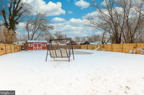 1037 Salem Ave, West Deptford NJ 08096-6062 exterior