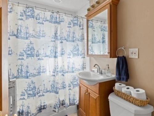 13 Osborne Rd, Arlington MA 02474-8830 exterior