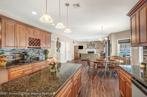 438 Freehold Rd, Jackson Twp NJ 08527-4631 exterior