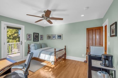 12 Baker Ave, Beverly MA 01915-3504 exterior