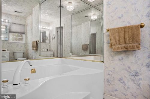 36 Kelly Dr, West Deptford NJ 08096-6712 exterior