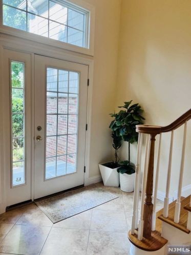 70 Highwood Ave, Tenafly NJ  07670-1833 exterior