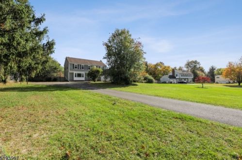 4 Pheasant Ln, Milford NJ  08848-1554 exterior