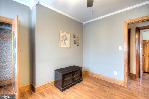 209 Delsea Dr, West Deptford NJ 08093-1222 exterior