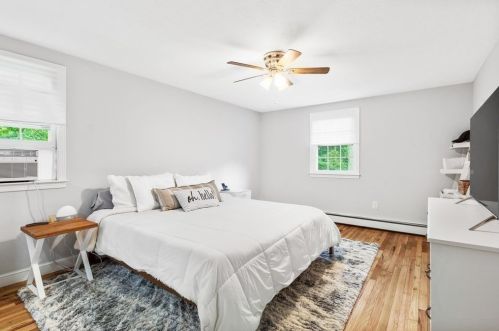 18 Pennacook St, Norfolk MA  02056-1117 exterior