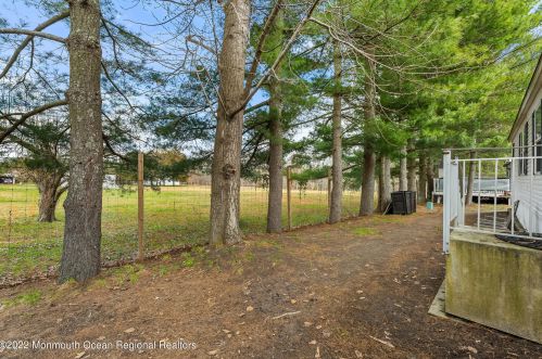 60 Southwind Cir, Jackson Twp NJ 08527-2826 exterior