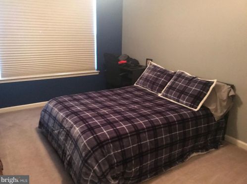 111 Sansom Ln, West Deptford NJ 08096-5168 exterior