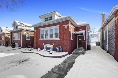 3643 Kenilworth Ave, Forest View, IL 60402-3870