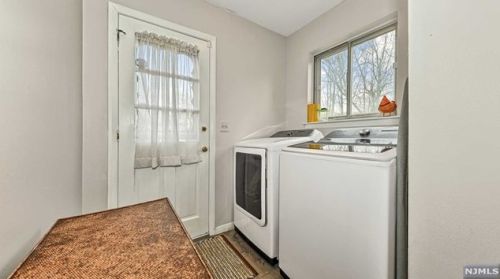 25 Catherine Ct, Skyline Lakes NJ  07456-1838 exterior