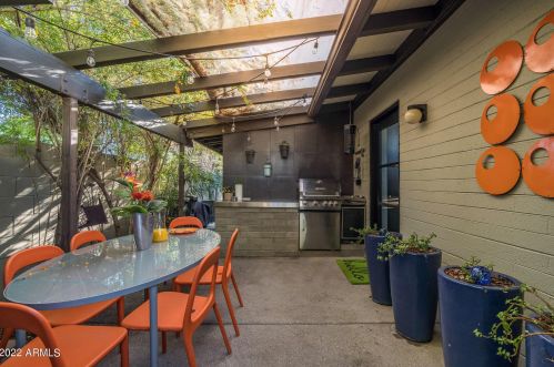 4028 45th St, Phoenix AZ 85044-6060 exterior