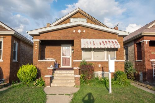 3809 Kenilworth Ave, Forest View, IL 60402-3911