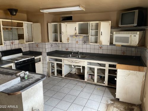 5442 48th St, Phoenix, AZ 85040-4126