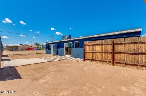 2225 Cambridge Ave, Phoenix AZ 85008-1216 exterior