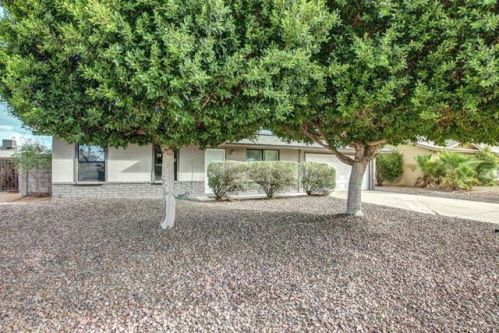 1832 Behrend Dr, Phoenix AZ  85050-3983 exterior
