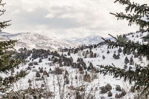 4019 Sunrise Dr, Park City UT 84098-4757 exterior