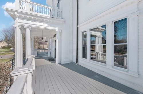 84 Eldredge St, Newton, MA 02458-2079