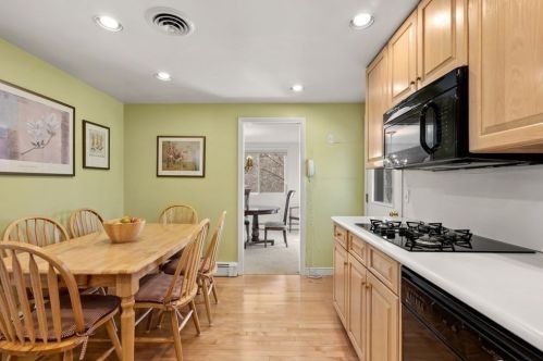 60 Gary Rd, Needham MA 02494-2417 exterior