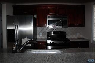 2160 Hoyt Ave, West Fort Lee NJ  07024-7507 exterior