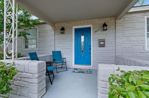 2512 Halloran St, Fort Worth, TX 76107-4613