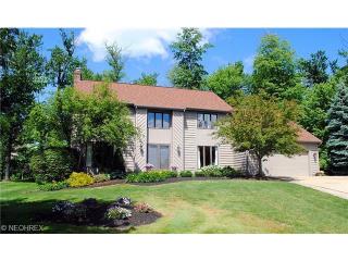 37165 Landings Dr, Cleveland, OH 44139-2474