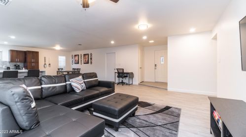 2840 Charleston Ave, Phoenix AZ 85032-9550 exterior