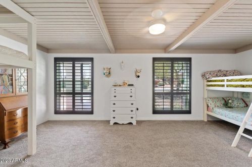 2524 Beryl Ave, Phoenix AZ  85028-3715 exterior