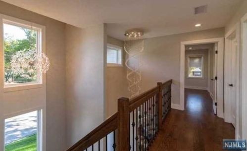 55 Cedar St, Cresskill NJ 07626-2508 exterior