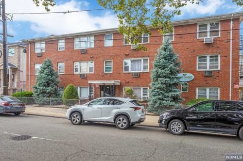 475 Elm St, Kearny NJ 07032-3564 exterior