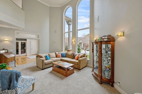 35 Lone Holw Dr, Sandy UT 84092-5530 exterior