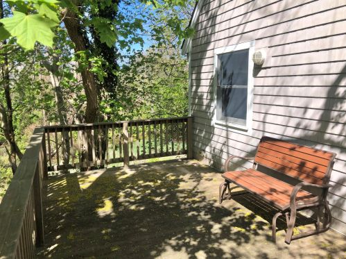 25 Locust Rd, Eastham MA 02642-2454 exterior