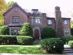 55 Mandalay Rd, Newton, MA 02459-1318