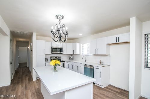 601 Euclid Ave, Phoenix AZ  85042-7622 exterior