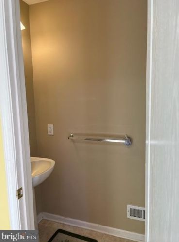 1032 Moore Rd, West Deptford NJ  08086-3834 exterior