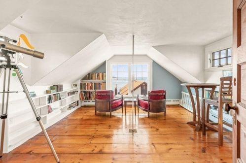 32 Main St, Rockport MA 01966-1512 exterior