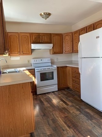 39 Hart St, Taunton MA 02780-4933 exterior