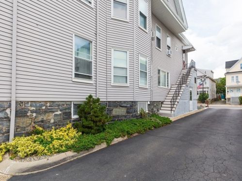 382 Main St, Everett MA  02149-5712 exterior