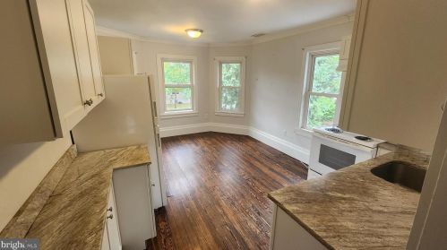 605 Crown Point Rd, West Deptford NJ  08093-1312 exterior