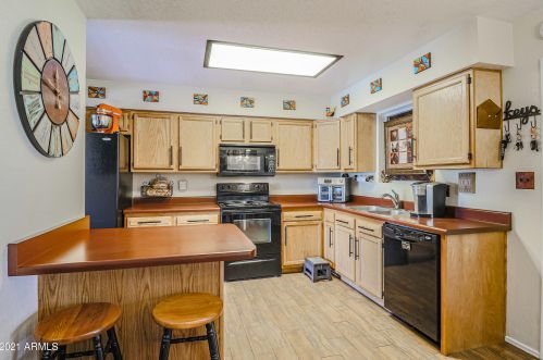 911 Campo Bello Dr, Phoenix AZ 85032-2051 exterior