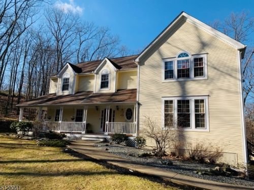 80 Snake Den Rd, Skyline Lakes, NJ 07456-1019