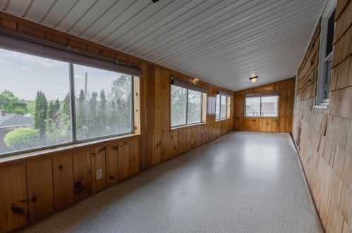 61 Derby St, Worcester MA 01604-3940 exterior